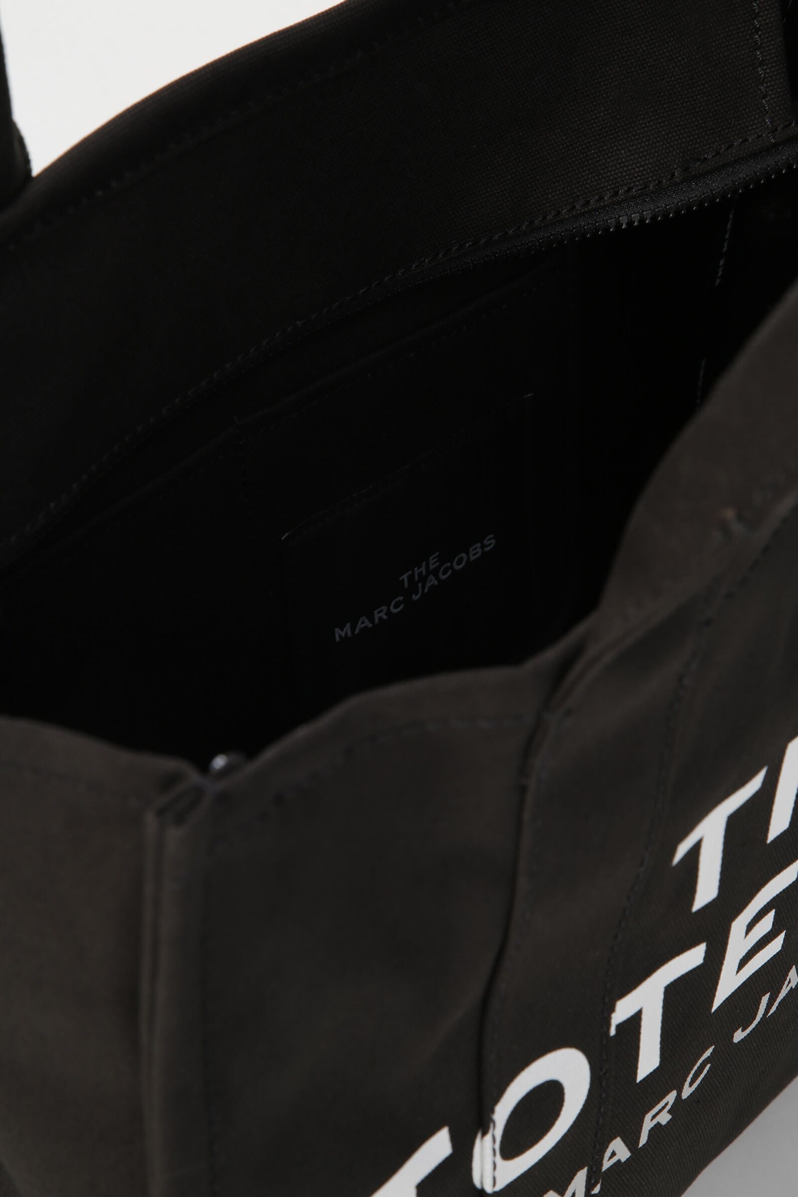 Сумка The tote bag Marc Jacobs 00486686_01 — Знижки в ЦУМ Outlet