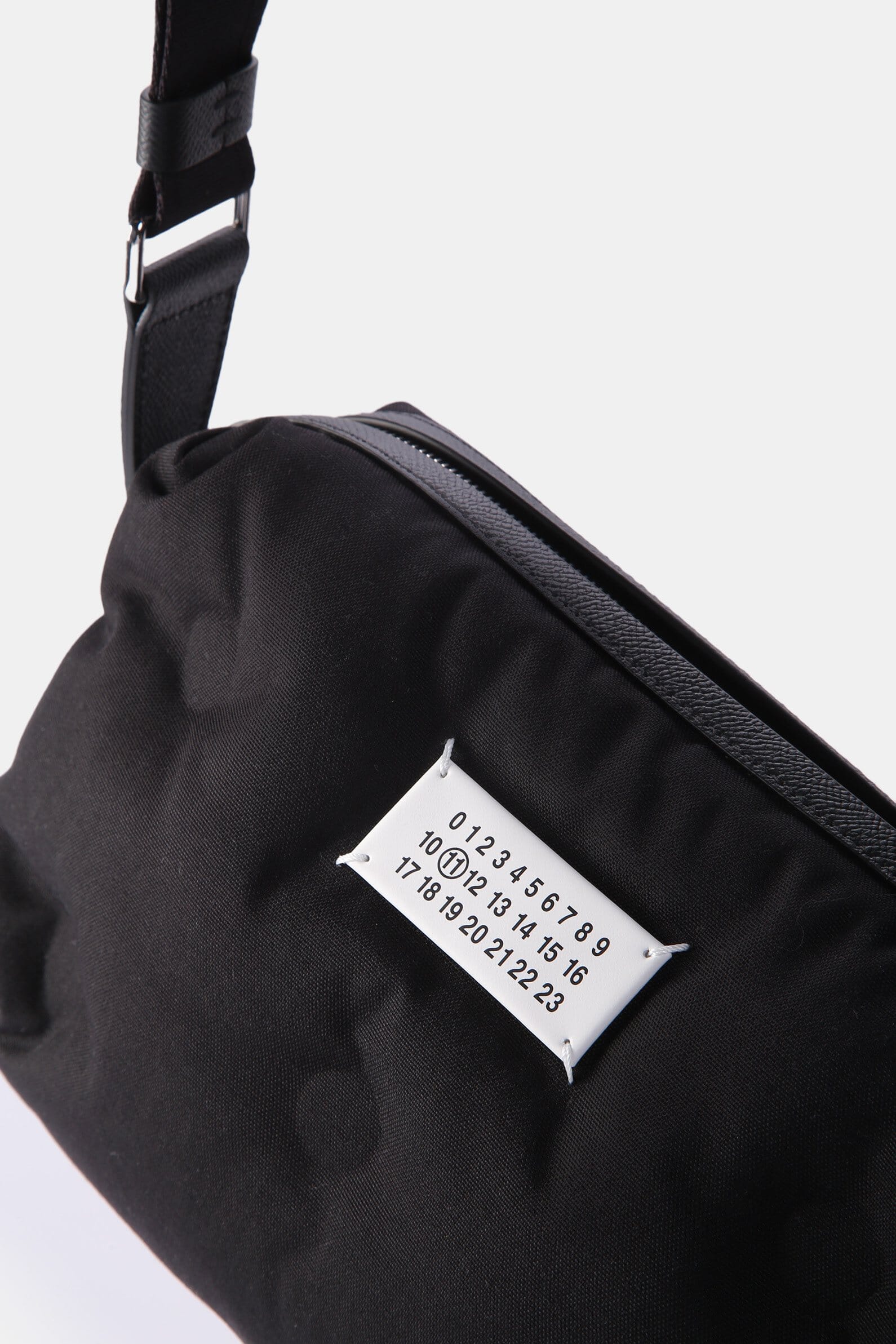 Сумка Glam Slam Sport Camera Bag Maison Margiela 00553154_01 Сумка Glam Slam Sport Camera Bag Maison Margiela 00553154_01