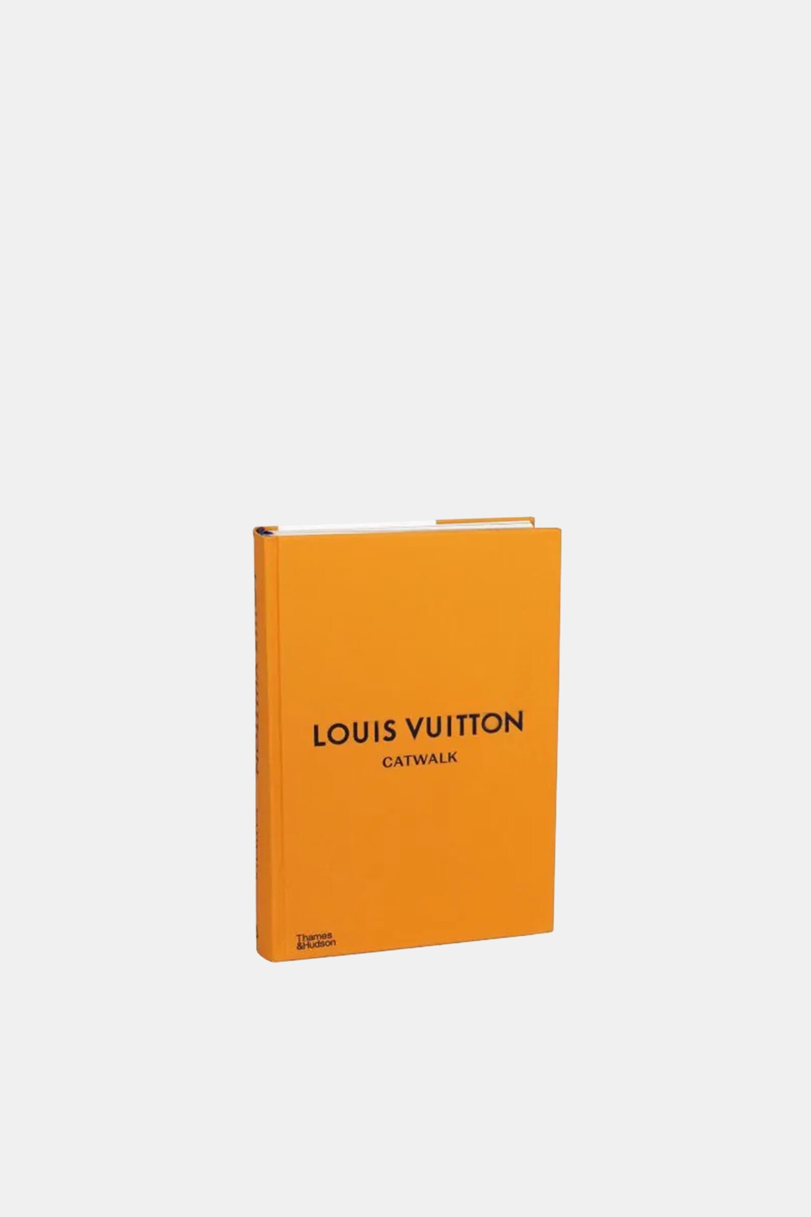 Книга «Louis Vuitton Catwalk» Thames&Hudson 00569861_34 - Онлайн