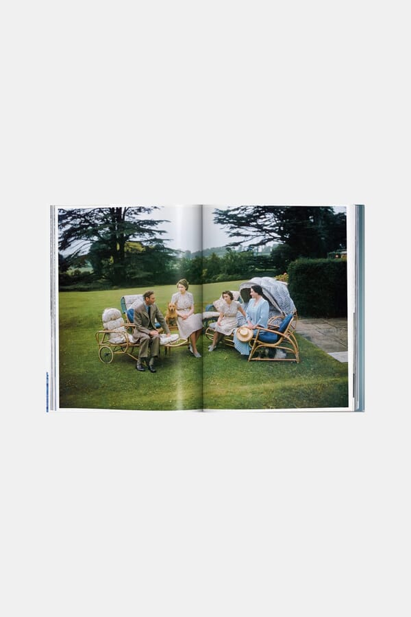 Taschen Книга Her Majesty. A Photographic History 1926–2022 00466573_34 №3