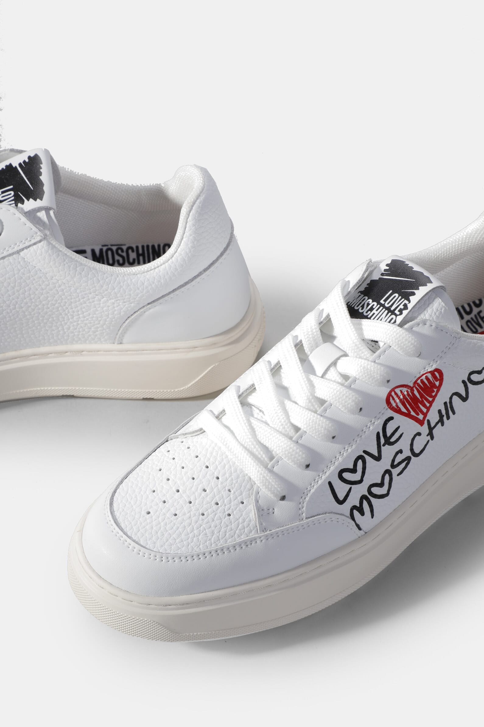 Sneakers bianche moschino sale