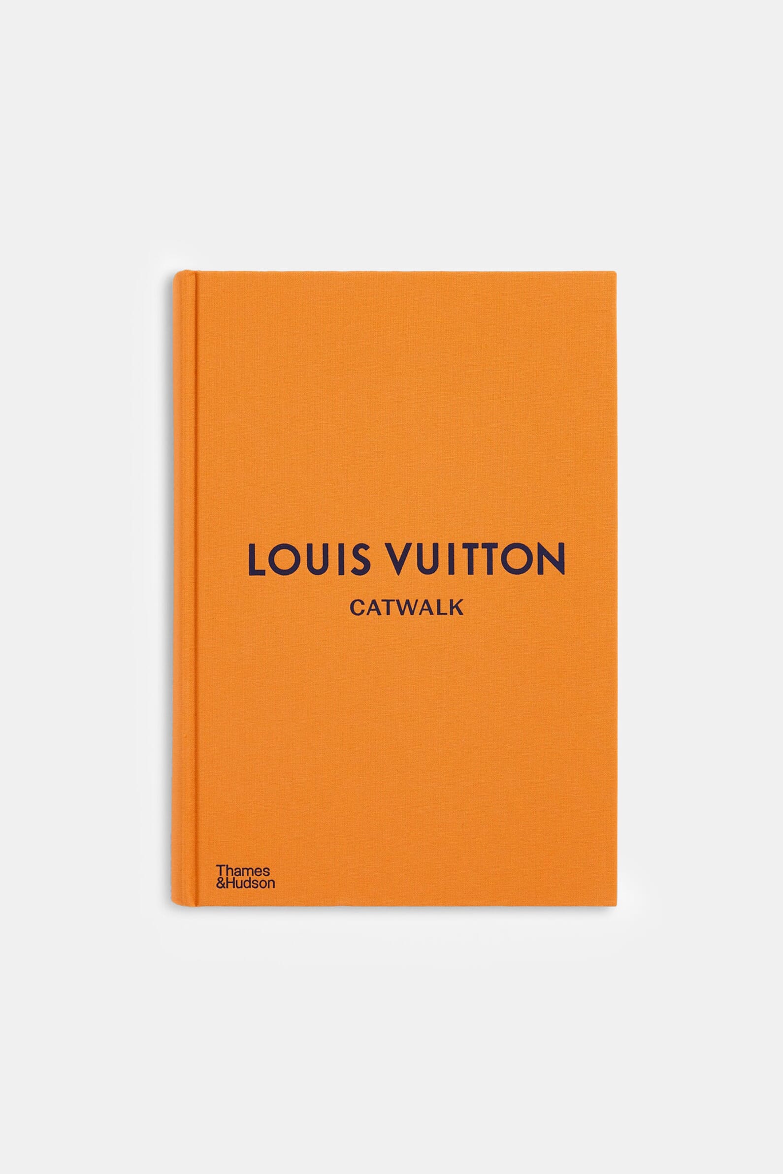 Книга «Louis Vuitton Catwalk» Thames&Hudson 00569861_34 - Онлайн