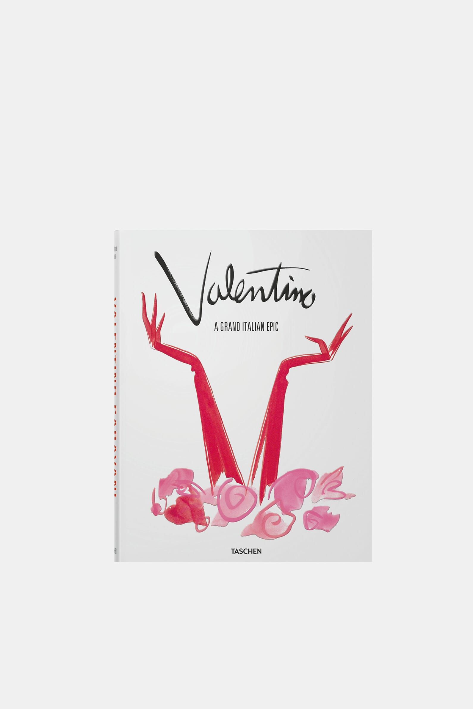 Книга Valentino. A Grand Italian Epic