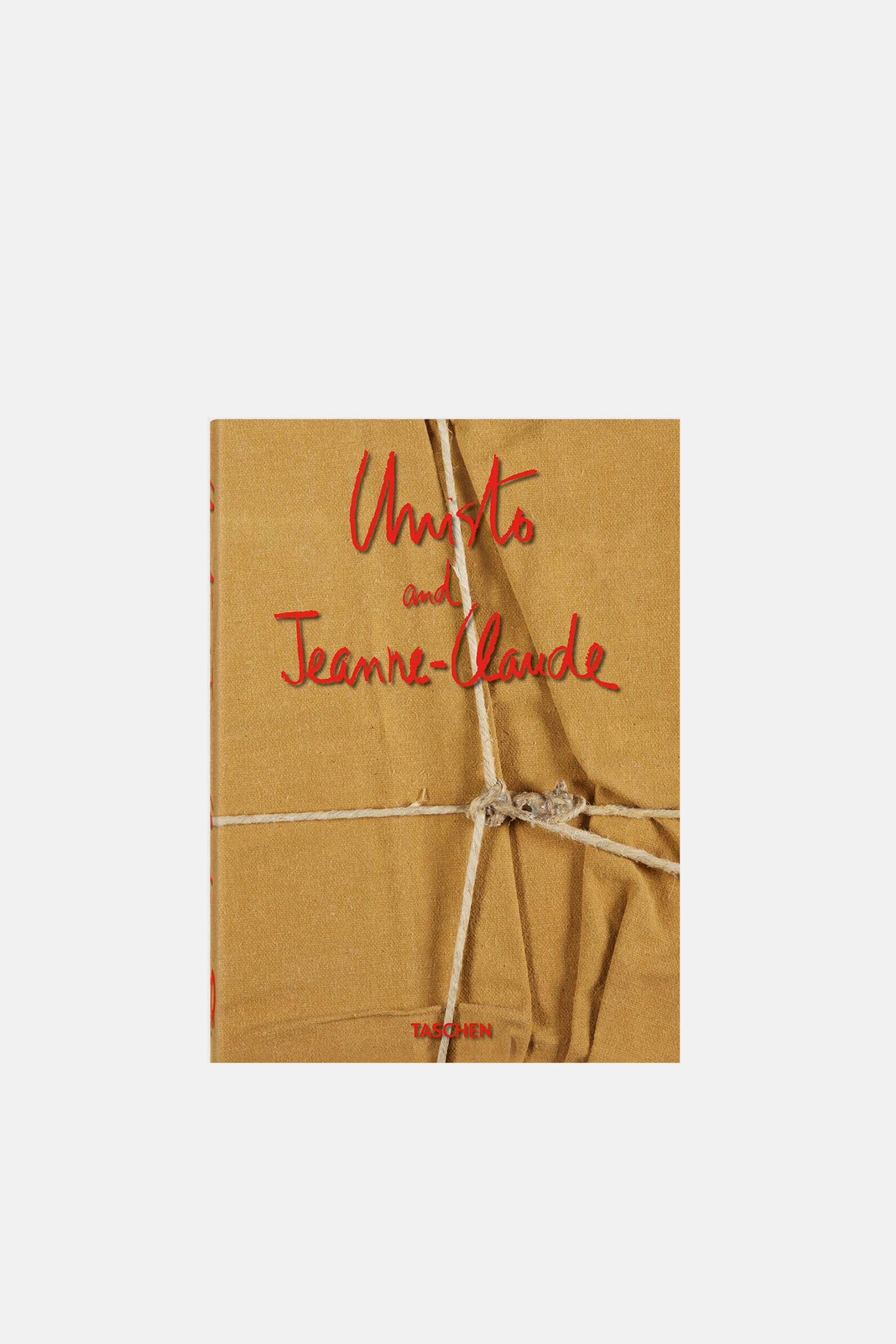 Книга Christo and Jeanne-Claude.