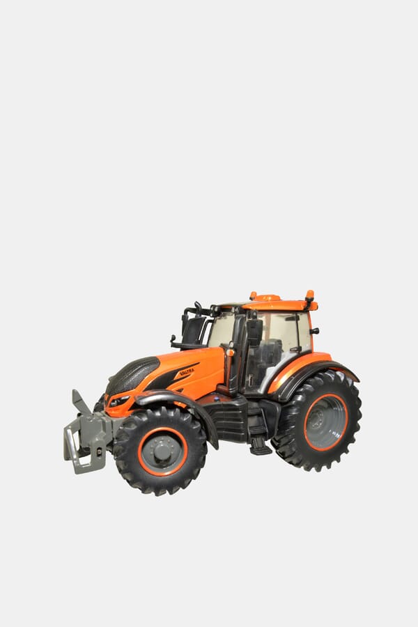 Britains Трактор Valtra T245 00587575_35  №1