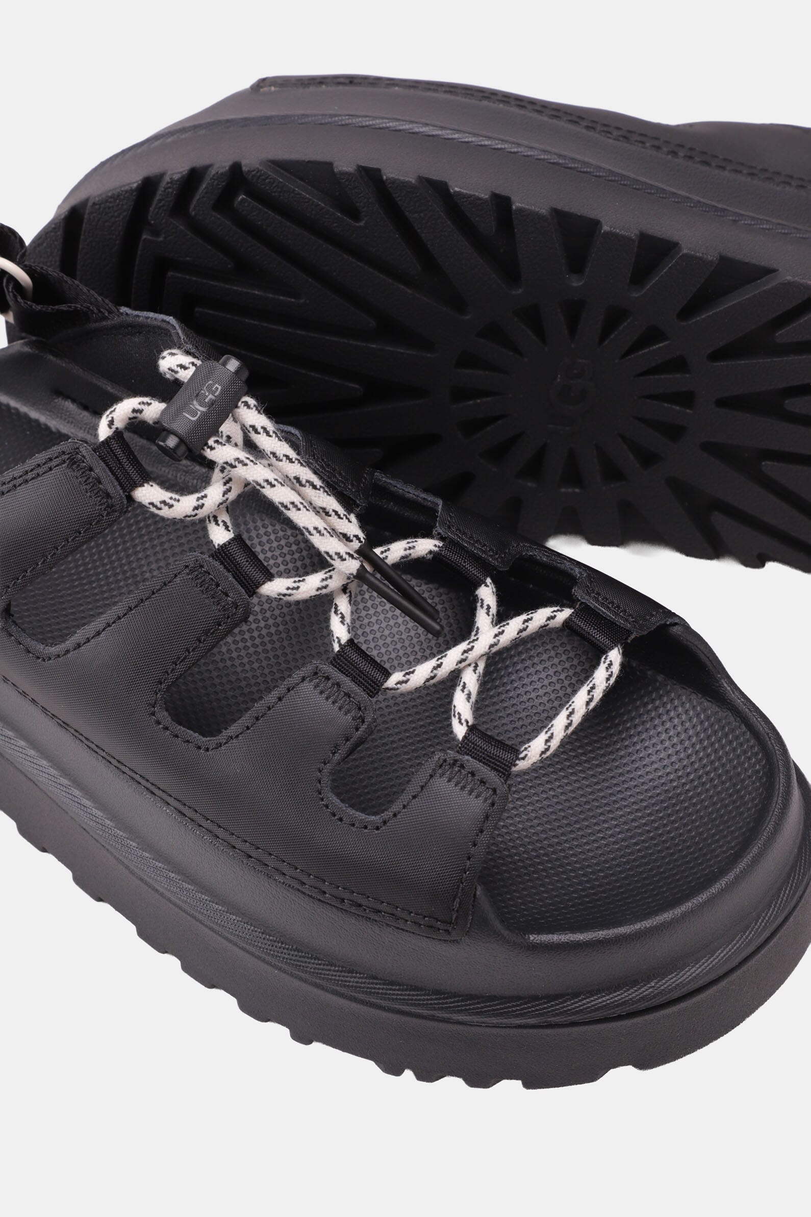 Сандалі GOLDENGLOW TOGGLE UGG 00643442_01 - Онлайн-магазин ЦУМ Київ