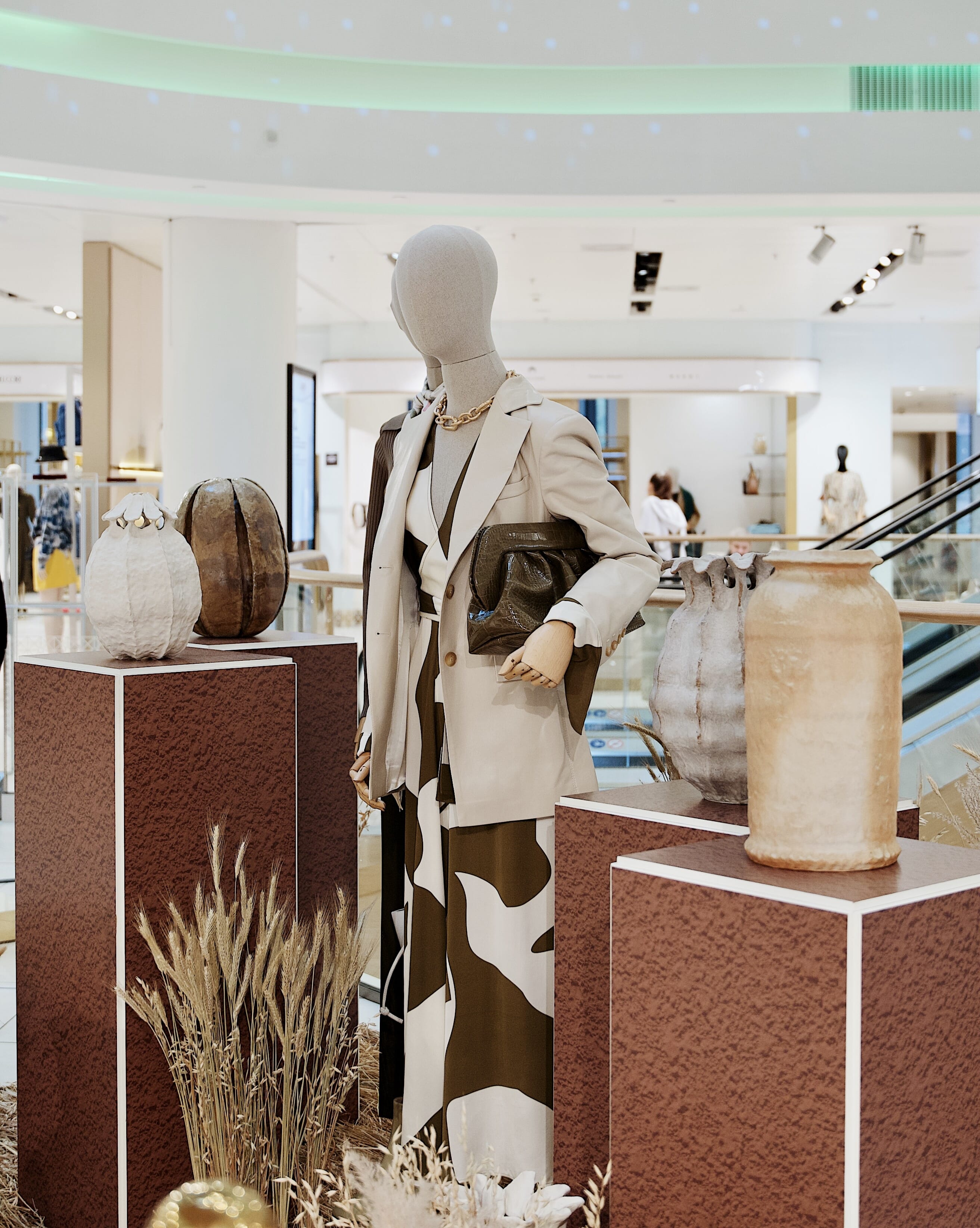 Український арт-сезон — Оновлення вітрин в ЦУМ Київ